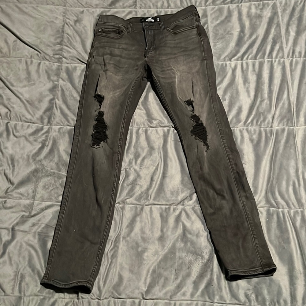 NEVER WORN- Hollister skinny black jeans. Size: 29 x 32